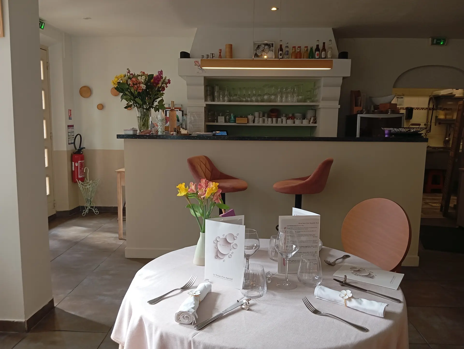 Salle du restaurant Le Pastel Toulon — IMG_20260306_014203