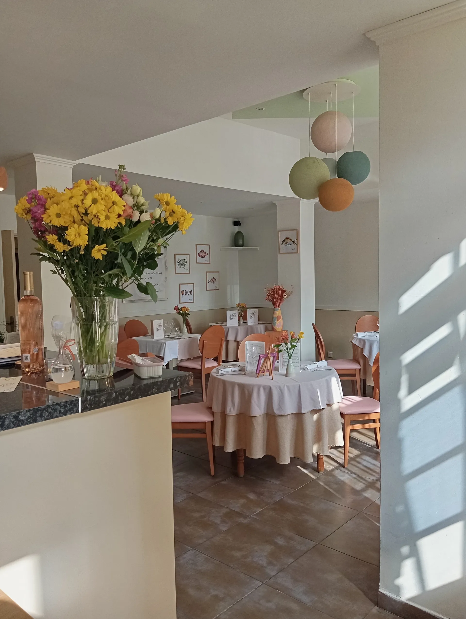 Salle du restaurant Le Pastel Toulon — IMG_20260306_014302