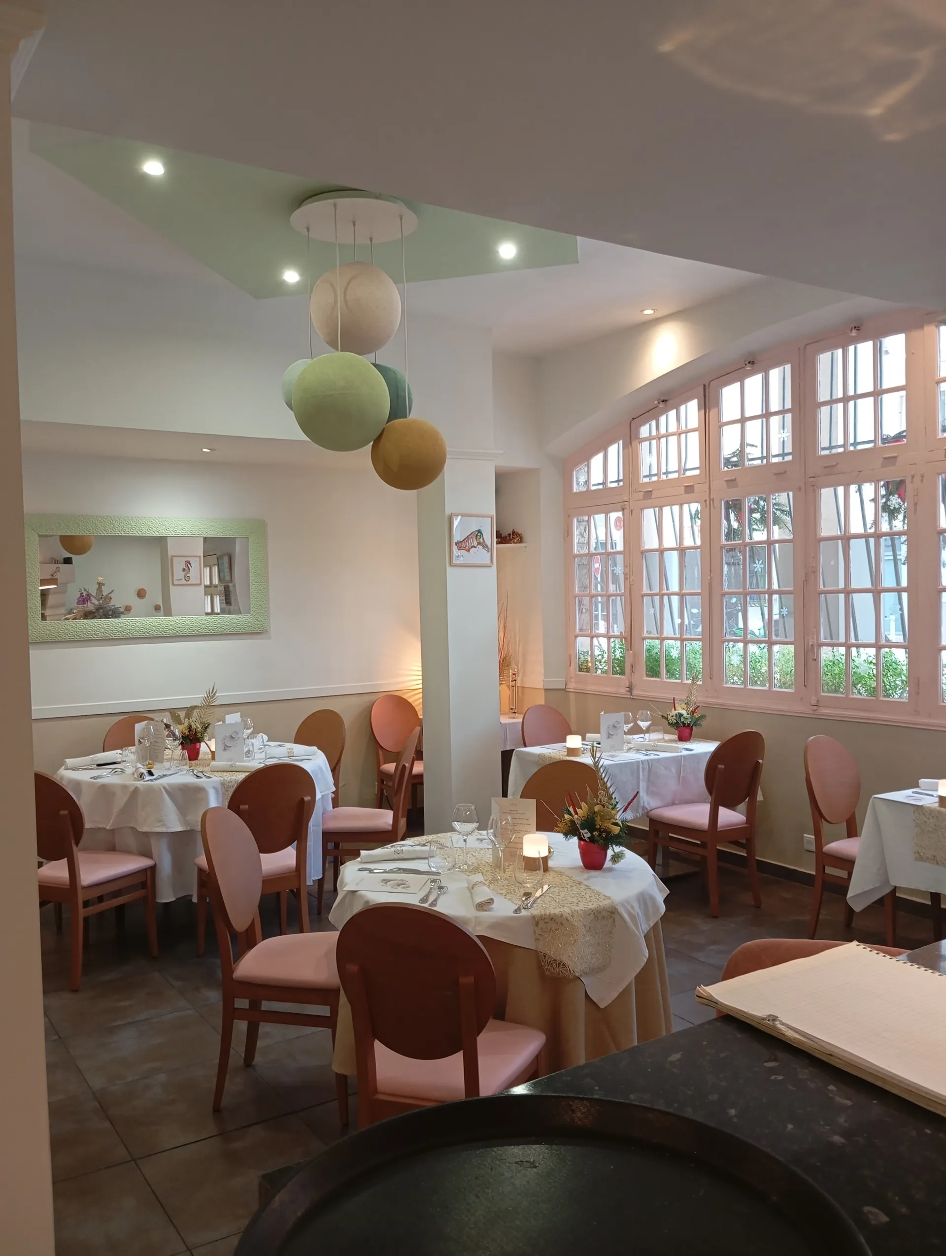 Salle du restaurant Le Pastel Toulon — IMG_20260306_014713