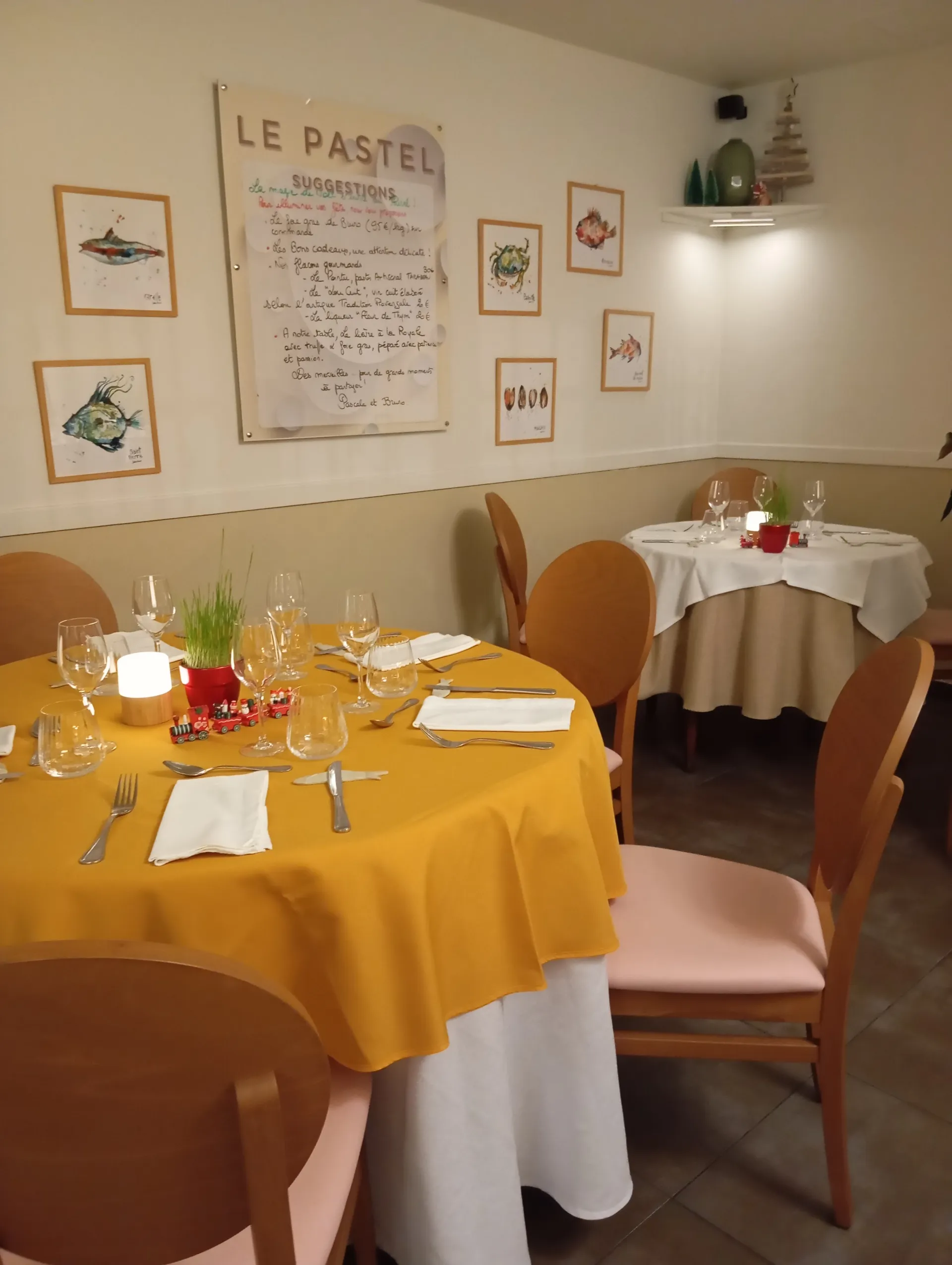 Salle du restaurant Le Pastel Toulon — IMG_20260306_014835