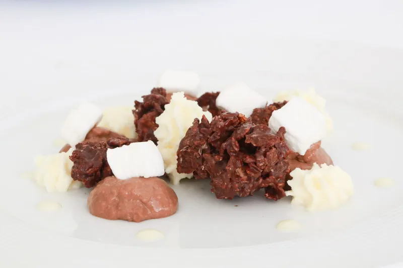 Rose des sables, chocolet guimauve — Plat du restaurant Le Pastel Toulon